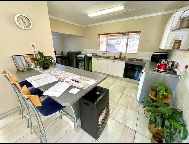 3 BEDROOM HOUSE FOR SALE IN NOORDHEUWEL